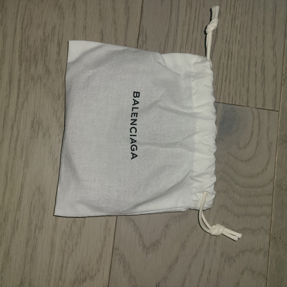 BALENCIAGAGiant Triple Wrap Bracelet with Nickel Hardware 236345 - Picture 4 of 4